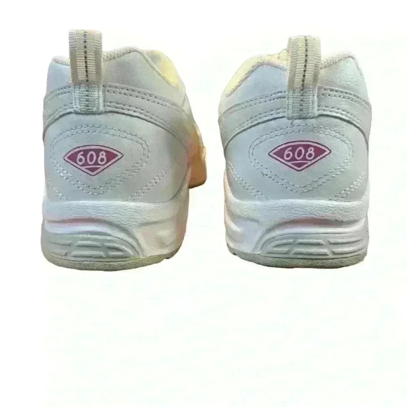 Women’s New Balance 608 White Pink Leather‎ Size 11 Tennis Running Sneaker Shoe - Picture 2 of 9